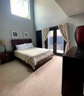 4 bedrooms, desk, free WiFi, bed sheets