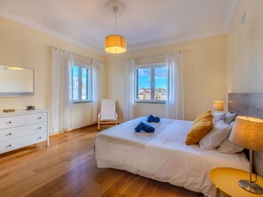 4 bedrooms, travel crib, free WiFi - Stunning private villa for 11 guests with A/C, private pool, WIFI, TV and terrace (Galé)