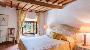 9 bedrooms, iron/ironing board, free WiFi, bed sheets
