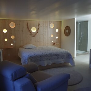 5 slaapkamers, een strijkplank/strijkijzer, gratis wifi, beddengoed