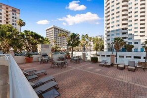 Terrace/patio - Ocean Blvd (Long Beach)