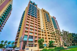 Smart TV - Ocean Blvd (Long Beach)