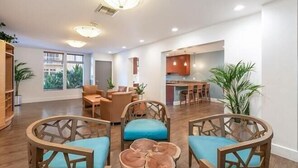 Property amenity - Ocean Blvd (Long Beach)