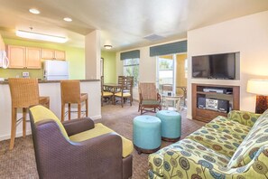 Televisio, DVD-soitin, pöytäjalkapallopöytä, pöytätennispöytä