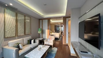 1 bedroom, memory foam beds, minibar, in-room safe