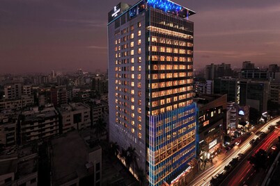 โรงแรมรีเนสซองซ์ ดากา กูลชัน