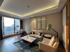 Suite, 1 King Bed, City View