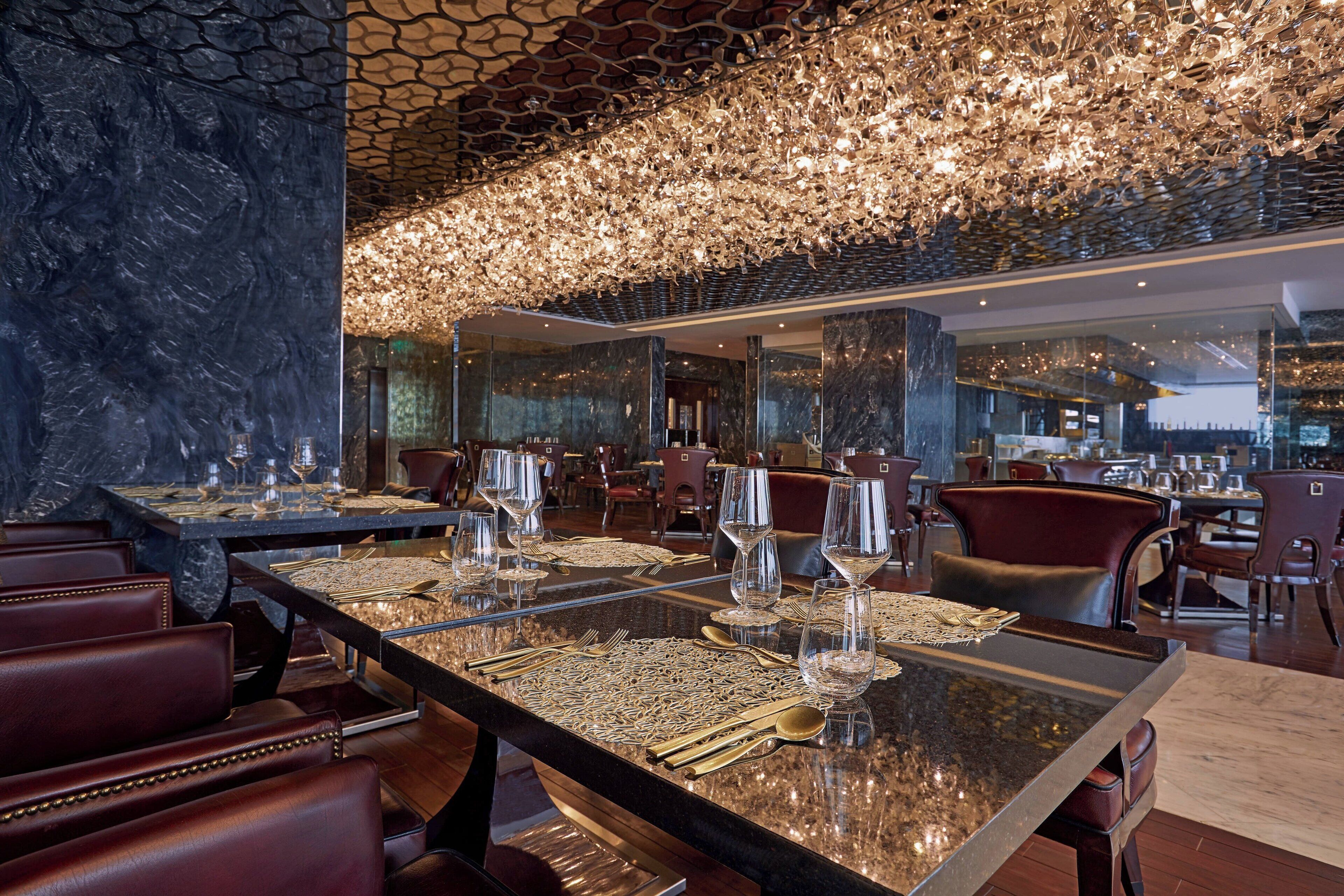 2 restaurants, breakfast, lunch served; local and international cuisine