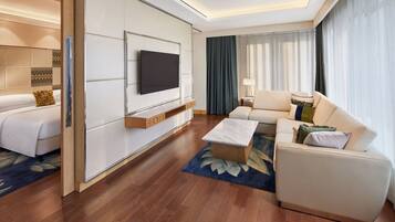 Club Suite, 1 Bedroom | 1 bedroom, memory foam beds, minibar, in-room safe