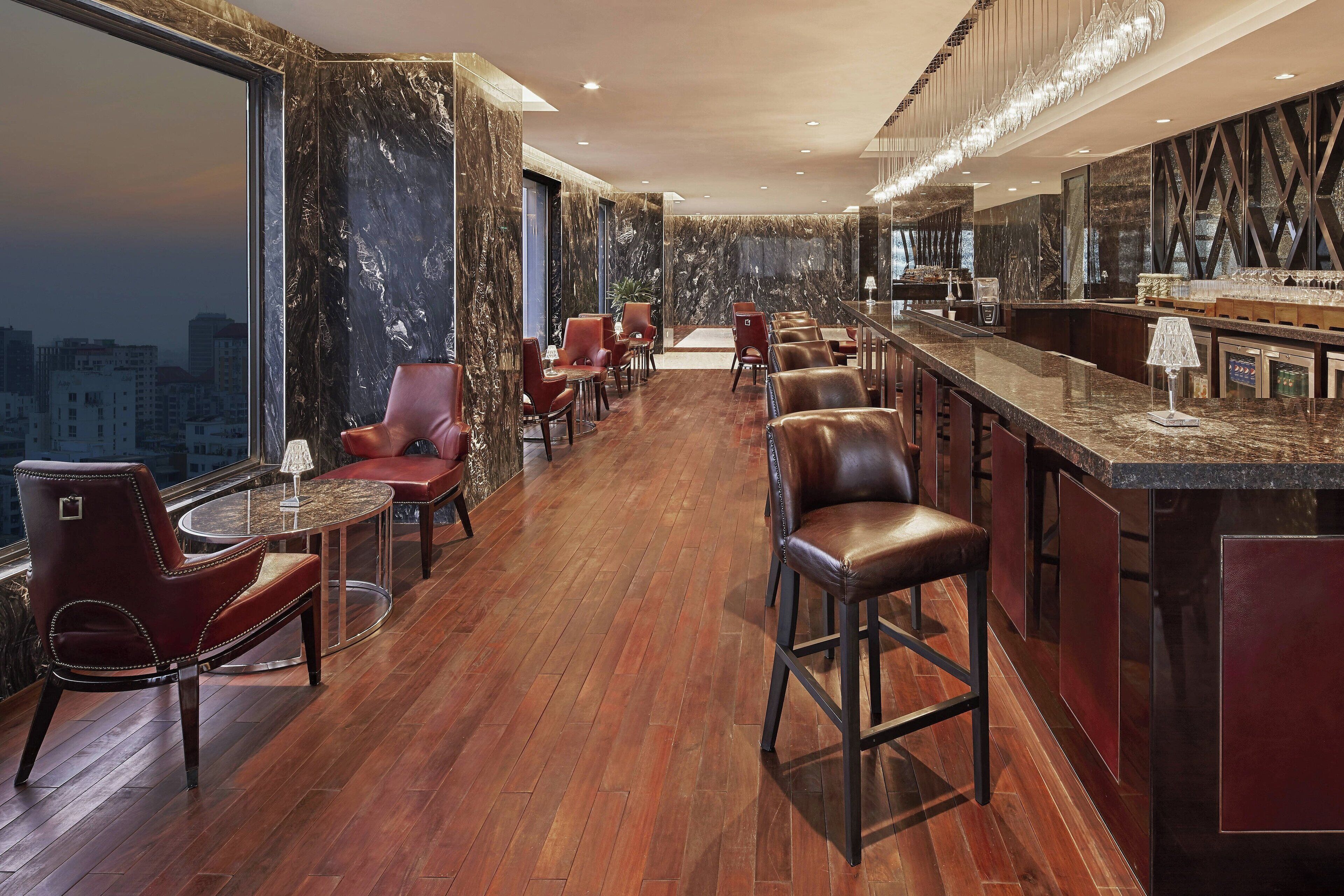 2 bars/lounges, poolside bar