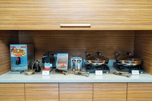 Tägliches inbegriffenes kontinentales Frühstück