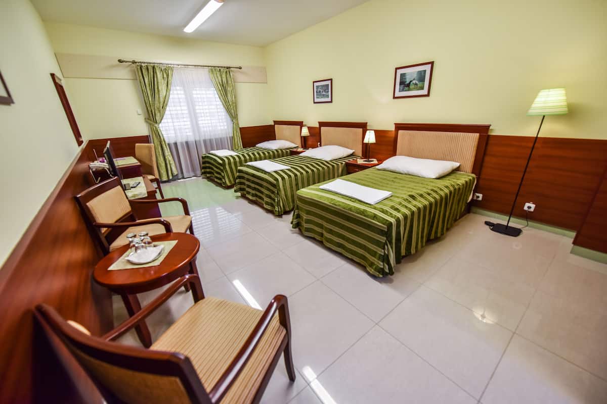 Comfort Triple Room | Desk, laptop workspace, soundproofing, free cots/infant beds
