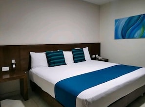 Superior Double Room | In-room safe, desk, blackout drapes, iron/ironing board - Hotel Pabela (Ocotlan)