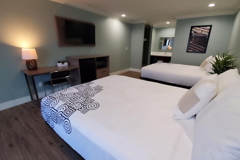 Crestridge Inn