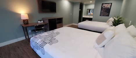 Habitación básica, 2 camas de matrimonio, no fumadores | Wifi gratis y ropa de cama
