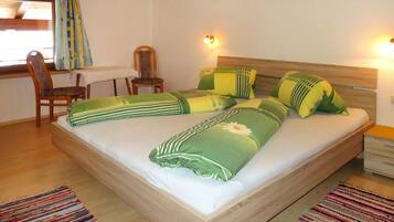 6 Schlafzimmer, Reisekinderbett, kostenloses WLAN