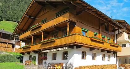 Wonderful villa for 14 people with WIFI, TV and balcony