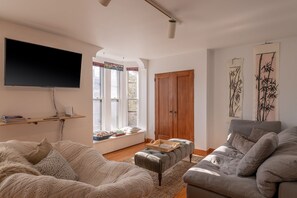 Smart TV, videojuegos y libros 