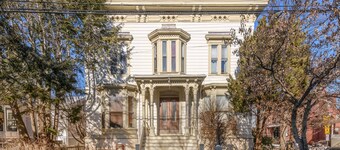 Furnished 1BR/1BA  Walk to Maine Med/Mercy. Parking & All utilities included!