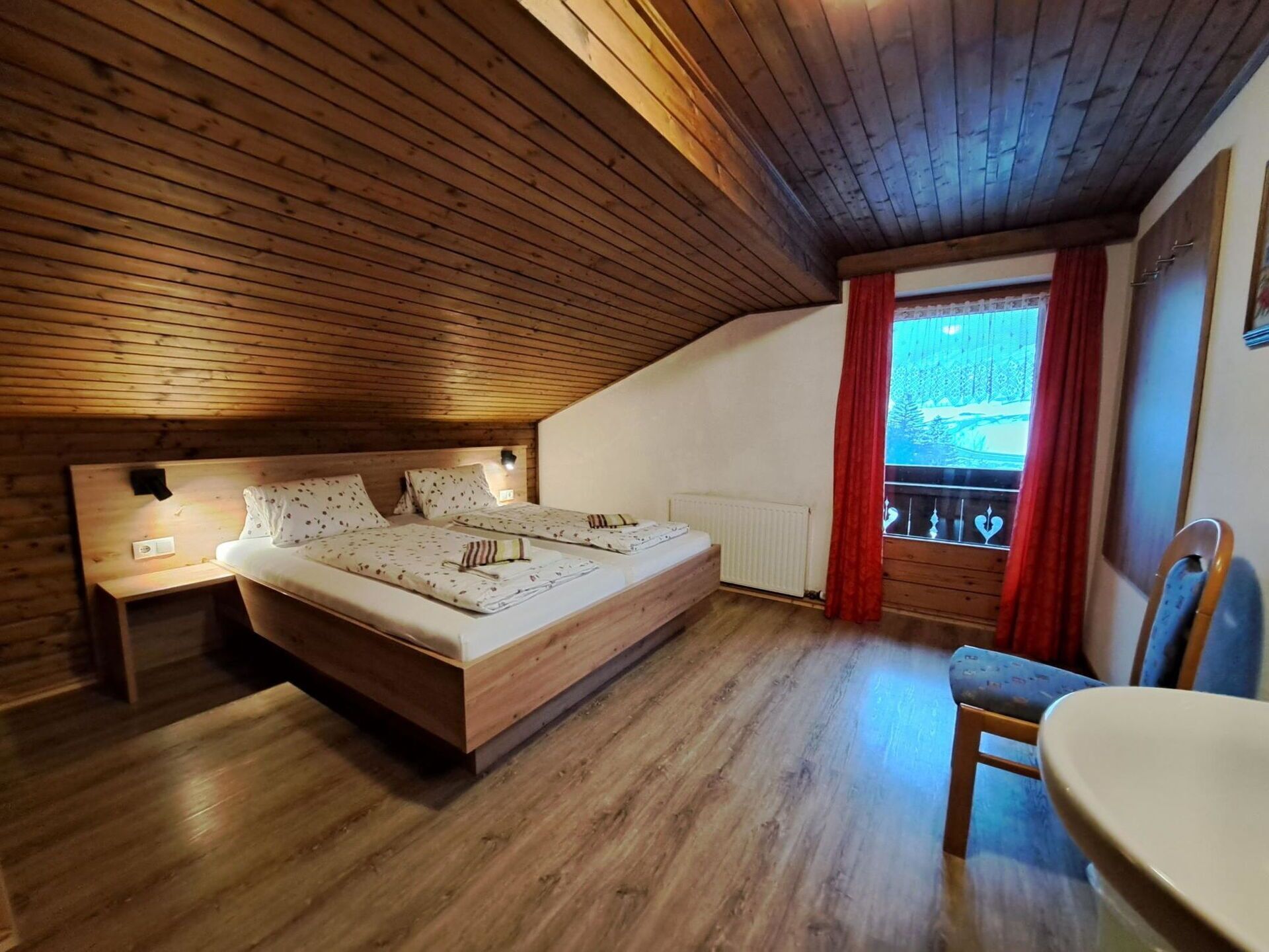 8 Schlafzimmer, Reisekinderbett, kostenloses WLAN