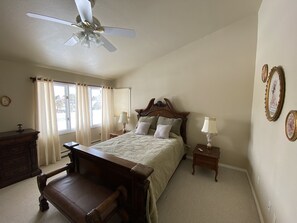 5 slaapkamers, een kluis op de kamer, een strijkplank/strijkijzer