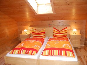 2 Schlafzimmer, Reisekinderbett, kostenloses WLAN