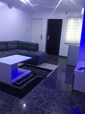 Televisor intel·ligent de 40 polzades amb canals per satèl·lit
