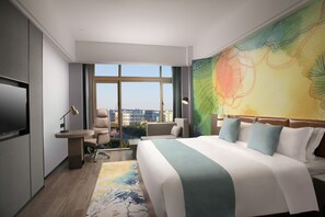 Premium bedding, down comforters, in-room safe, individually decorated