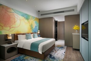 Premium bedding, down comforters, in-room safe, individually decorated - Ramada Encore by Wyndham Guangzhou South (Guangzhou)