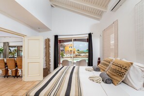 3 bedrooms, in-room safe, iron/ironing board, free WiFi