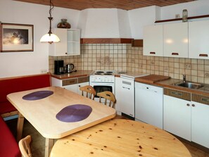 Micro-ondes, four, lave-vaisselle
