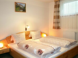 2 Schlafzimmer, Reisekinderbett, kostenloses WLAN