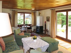 TV, fireplace - Wonderful private villa for 6 people with WIFI, TV and terrace (Seeboden)
