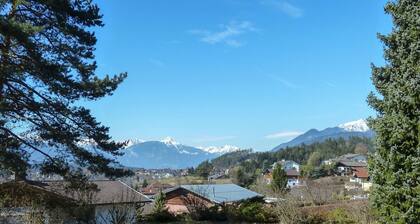 Beautiful private villa for 6 people with WIFI, TV and terrace