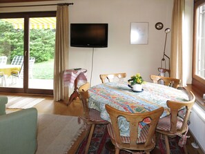 Dining - Wonderful private villa for 6 people with WIFI, TV and terrace (Seeboden)