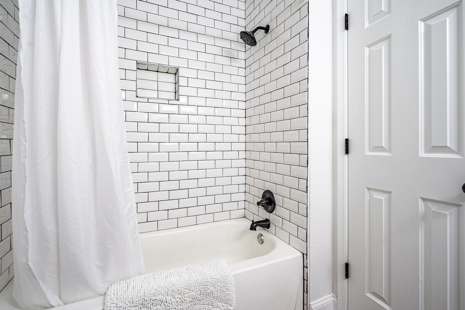 Combined shower/bathtub, hair dryer, towels, soap