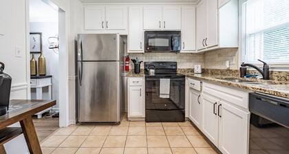 The Nest - Just 5 Miles from Braves & so close to ATL!