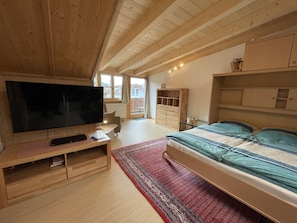 2 Schlafzimmer, Reisekinderbett, kostenloses WLAN