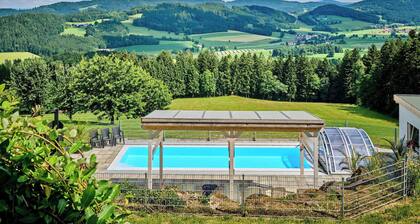 Maison de vacances privée avec piscine, WIFI, TV, terrasse, animaux admis, vue panoramique