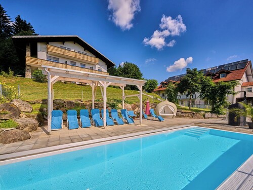 Maison de vacances privée avec piscine, WIFI, TV, terrasse, animaux admis, vue panoramique