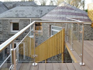 Property grounds - Cornel Clyd (Cosy Corner) (Felinfach, near Lampeter)