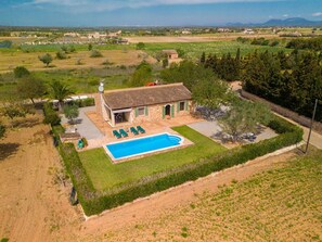 Exterior - Stunning private villa for 4 people with private pool, WIFI, A/C, TV and terrace (Sa Sorda)