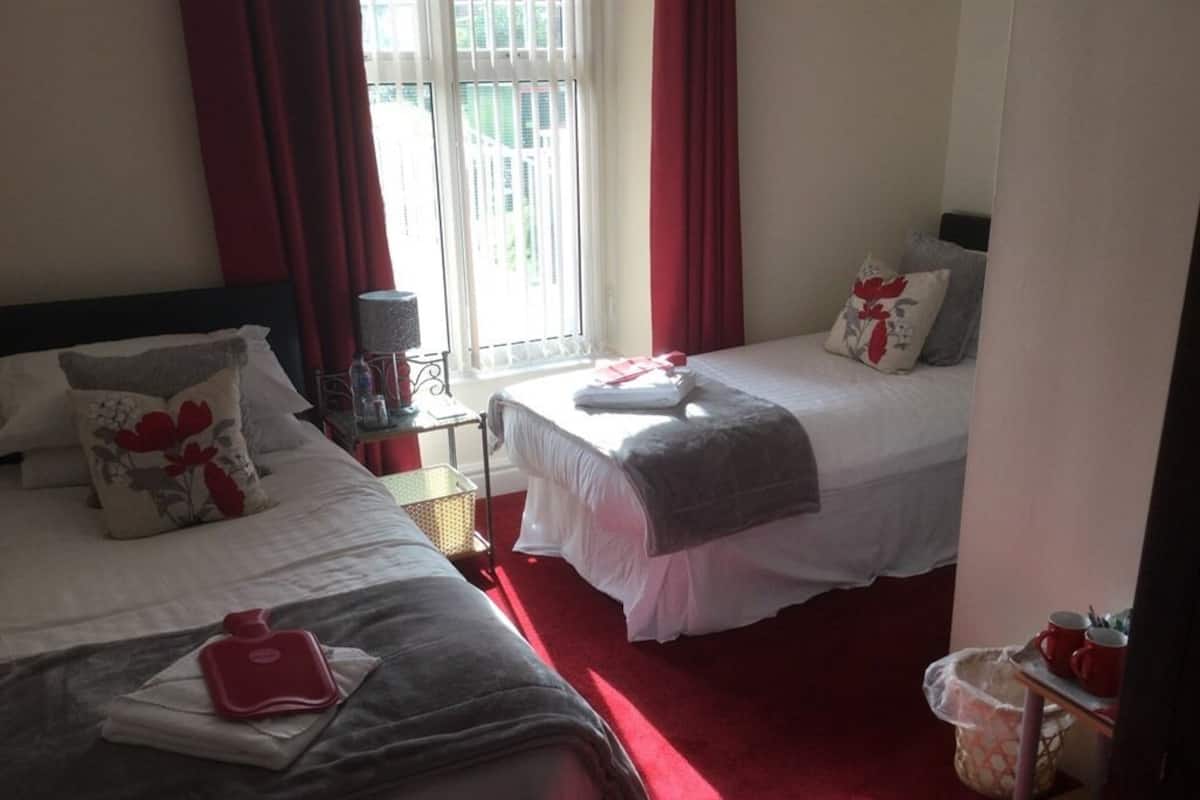 Standard-Zweibettzimmer, mit Bad | 1 Schlafzimmer
