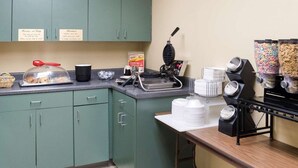 Dining - EconoLodge (Yazoo City)