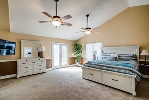 4 soverom, strykejern/-brett, wi-fi og sengetøy