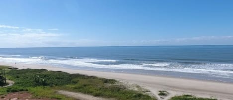 Sur la plage, sable blanc