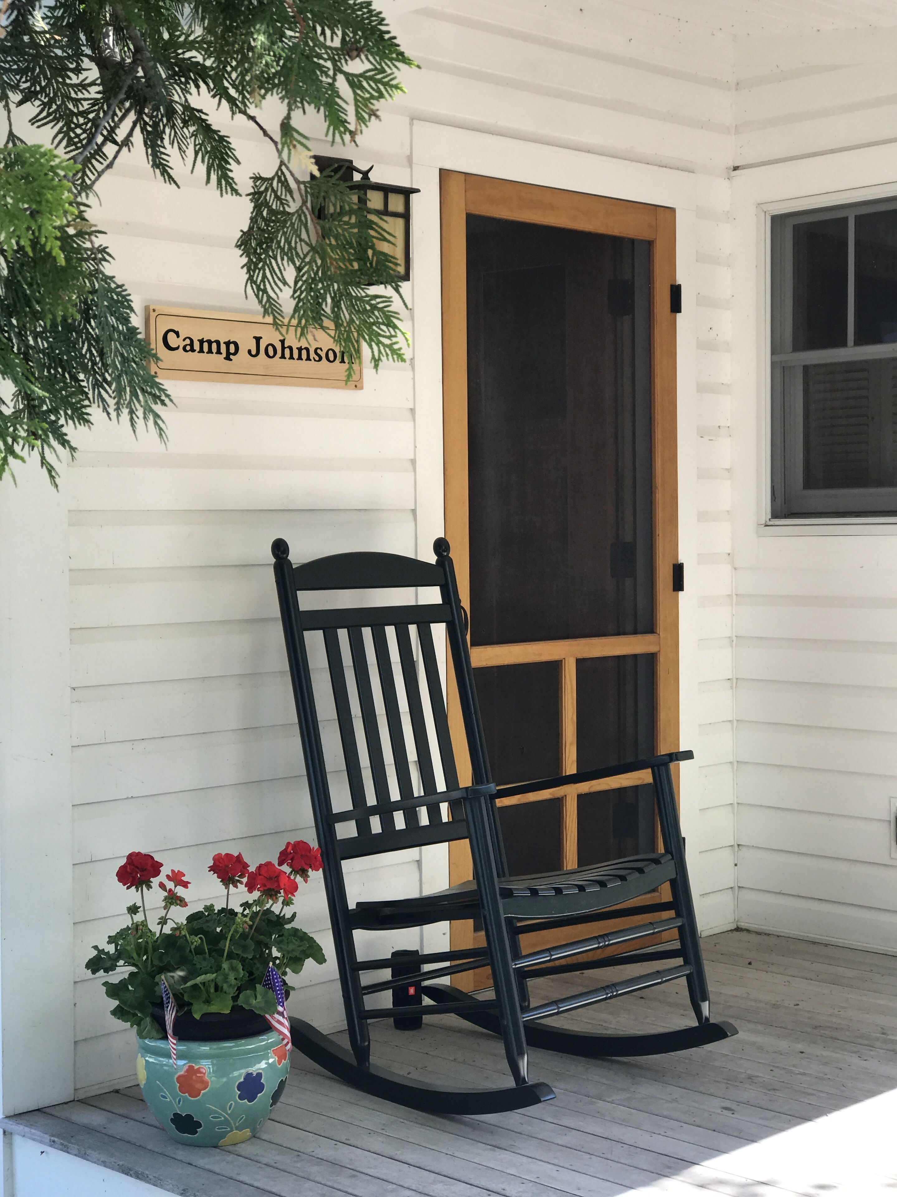Beautiful 2 Bedroom, 2 Bathroom Lakefront/Bayfront Cottage on Lake Champlain