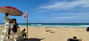 On the beach, white sand - The Sea Monkey (Bastimentos)