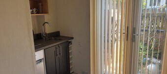 Private Bedrooms, Ground Fl, Limited Parking/wifi