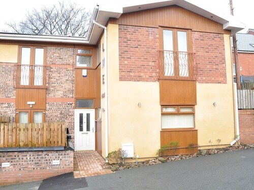 Private Bedrooms, Ground Fl, Limited Parking/wifi